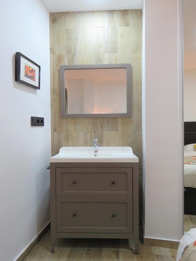 Living Sevilla Apartments Hércules Esterno foto