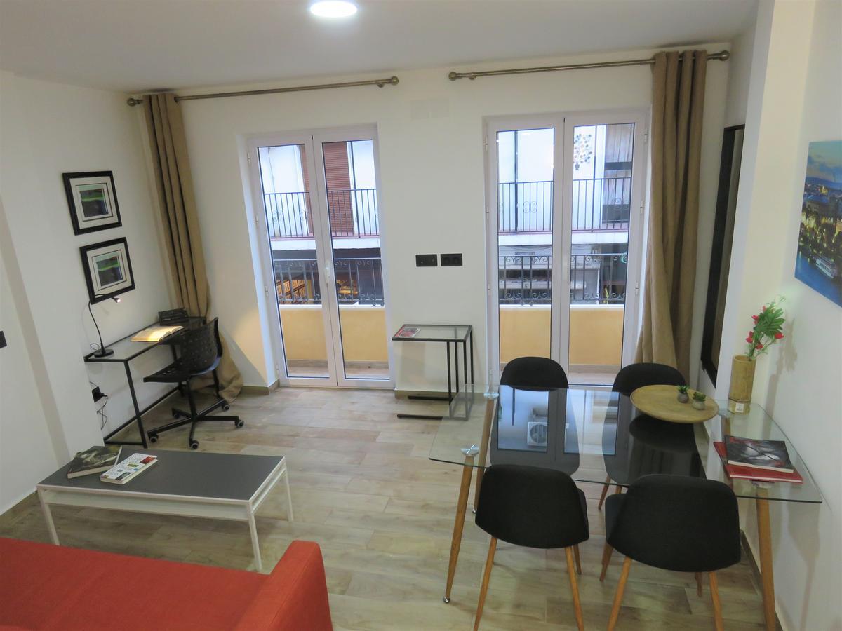 Living Sevilla Apartments Hércules Esterno foto