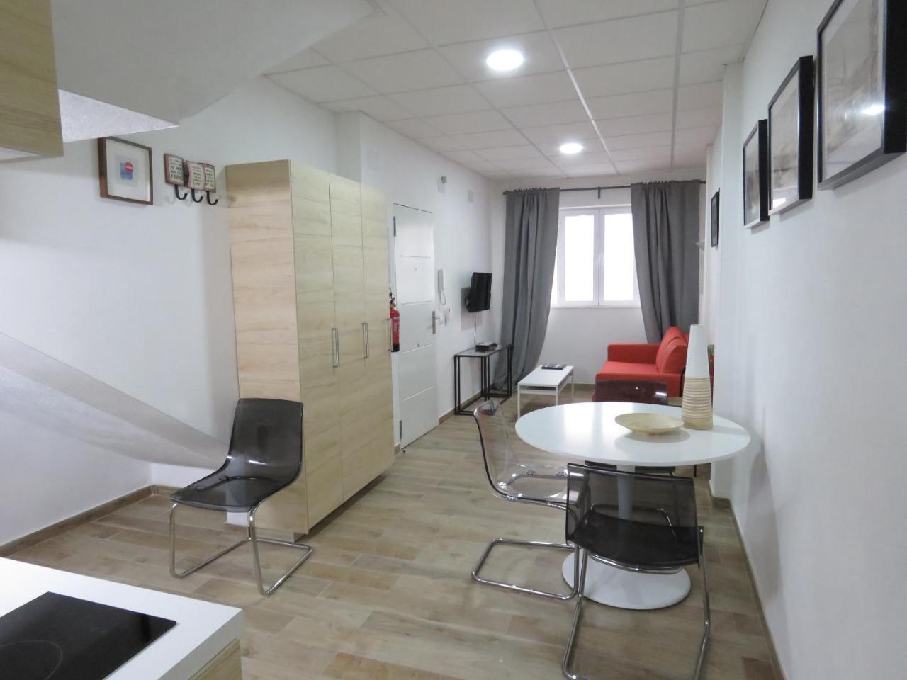 Living Sevilla Apartments Hércules Esterno foto