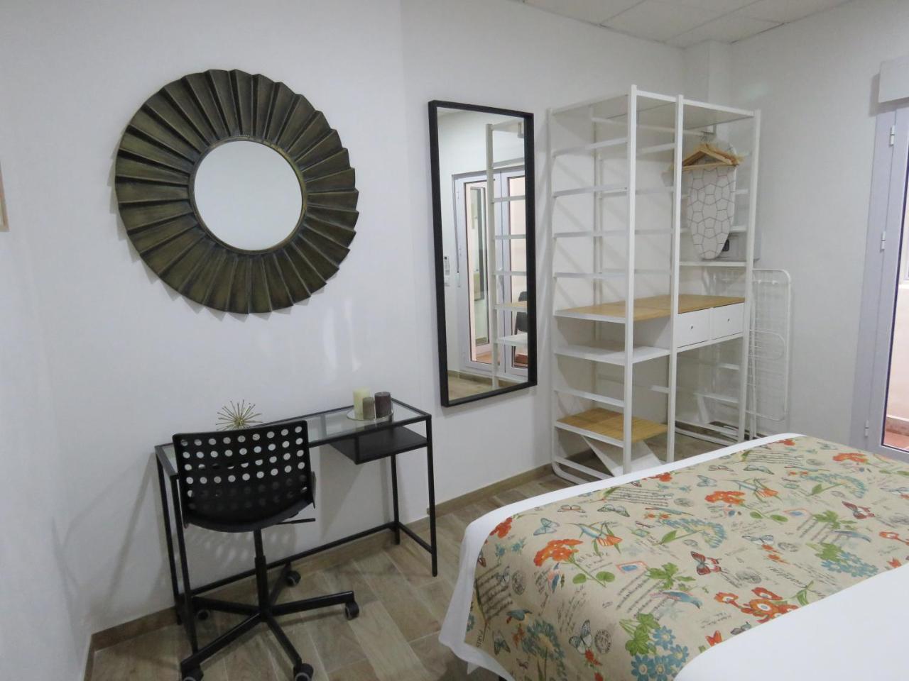 Living Sevilla Apartments Hércules Esterno foto